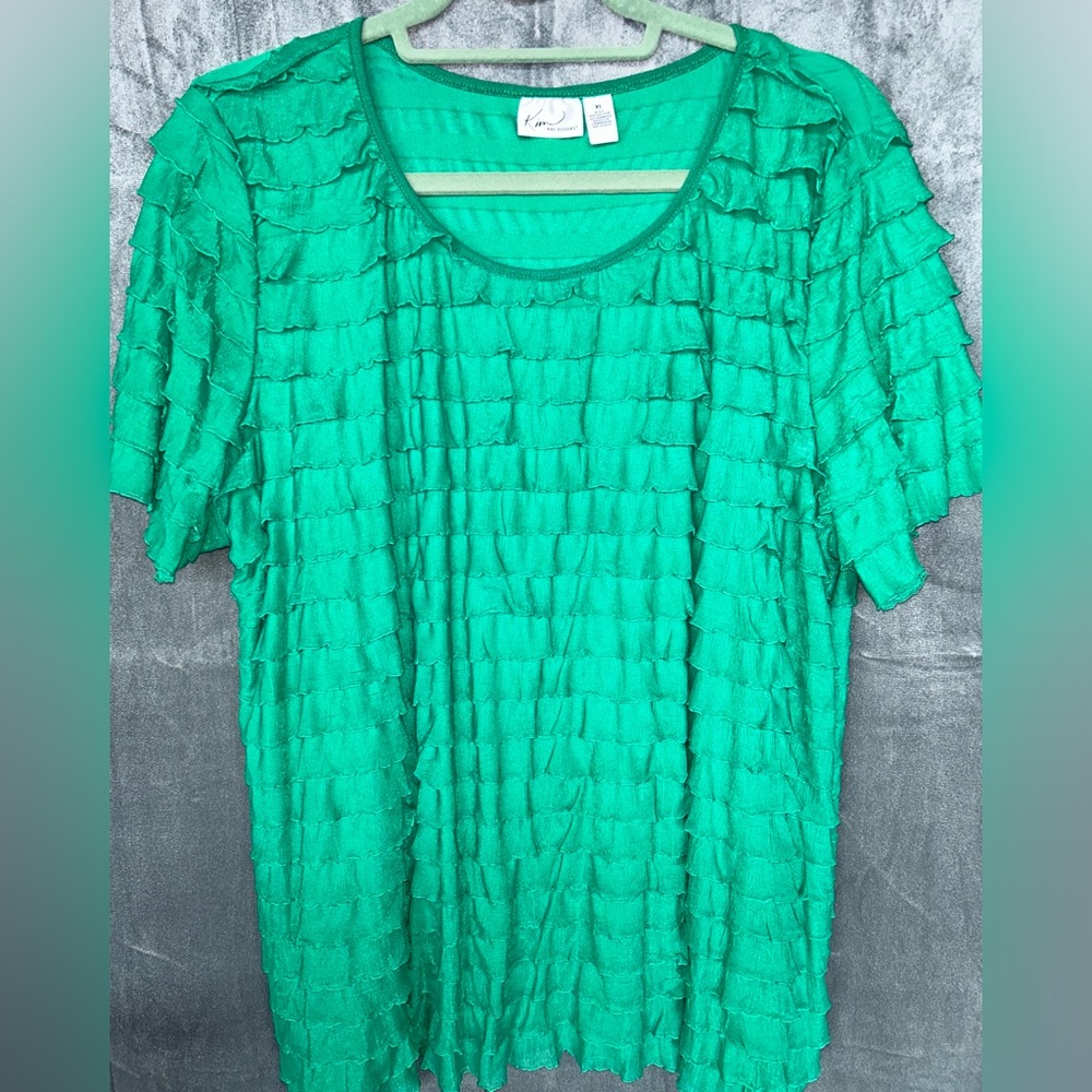 Kim Rogers top. XL 97% polyester 3% spandex
